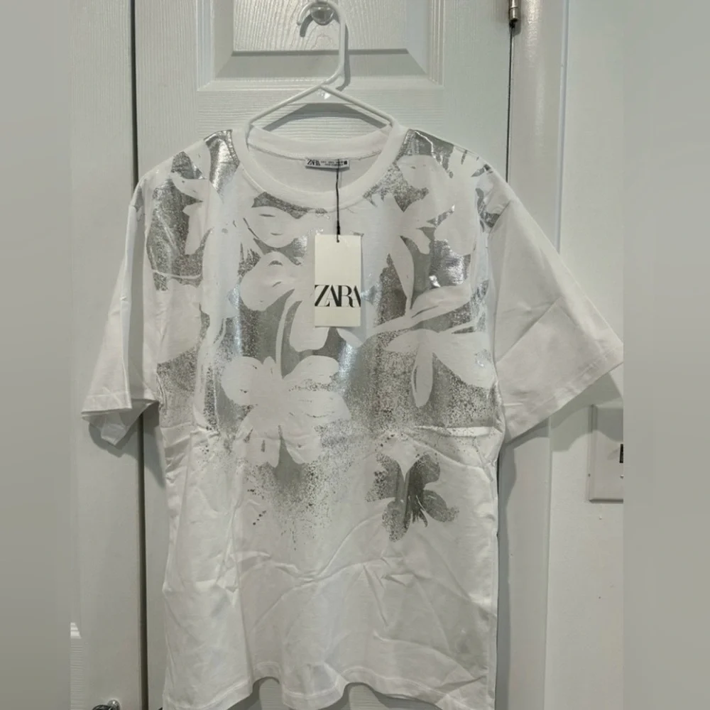 Zara Silver Metallic Floral Foil White T-shirt | Short Sleeves | XL | NWT - Picture 9 of 15